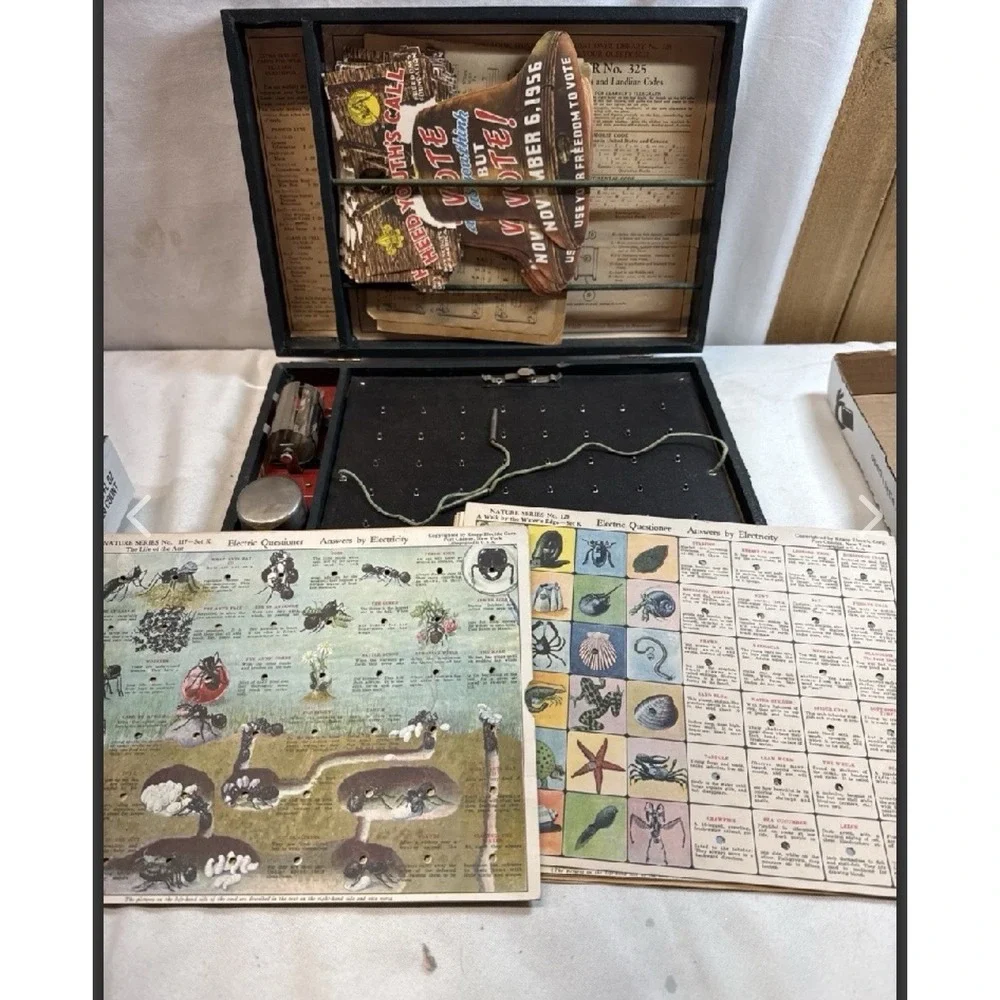 Vintage Knapp Electric Questioner Game  w/ Catalogs‎